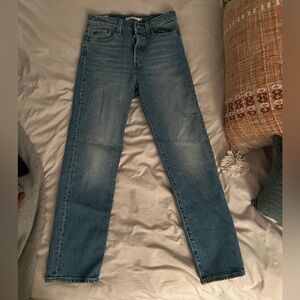 Levi’s Wedgie Straight - Medium Blue - W26 L28